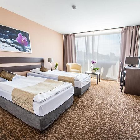 Hotel Cascade Most Ngoại thất bức ảnh